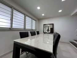 Blk 548 Jurong West Street 42 (Jurong West), HDB Executive #632437351